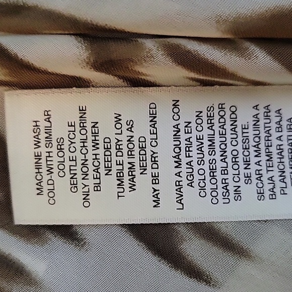 Chico's Sheer Bevin Leopard Print Button Front Tank Size Small - Picture 8 of 8